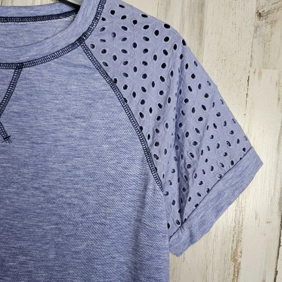 Women's Blue Short Eyelet Sleeve Casual Tee T-shirt NWOT Ladies Size Small - Picture 2 of 10